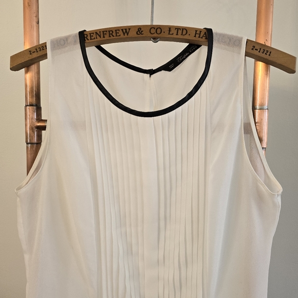 🌷ZARA TRAFALUC White Sheer Pleated Sleeveless Top - Picture 3 of 7